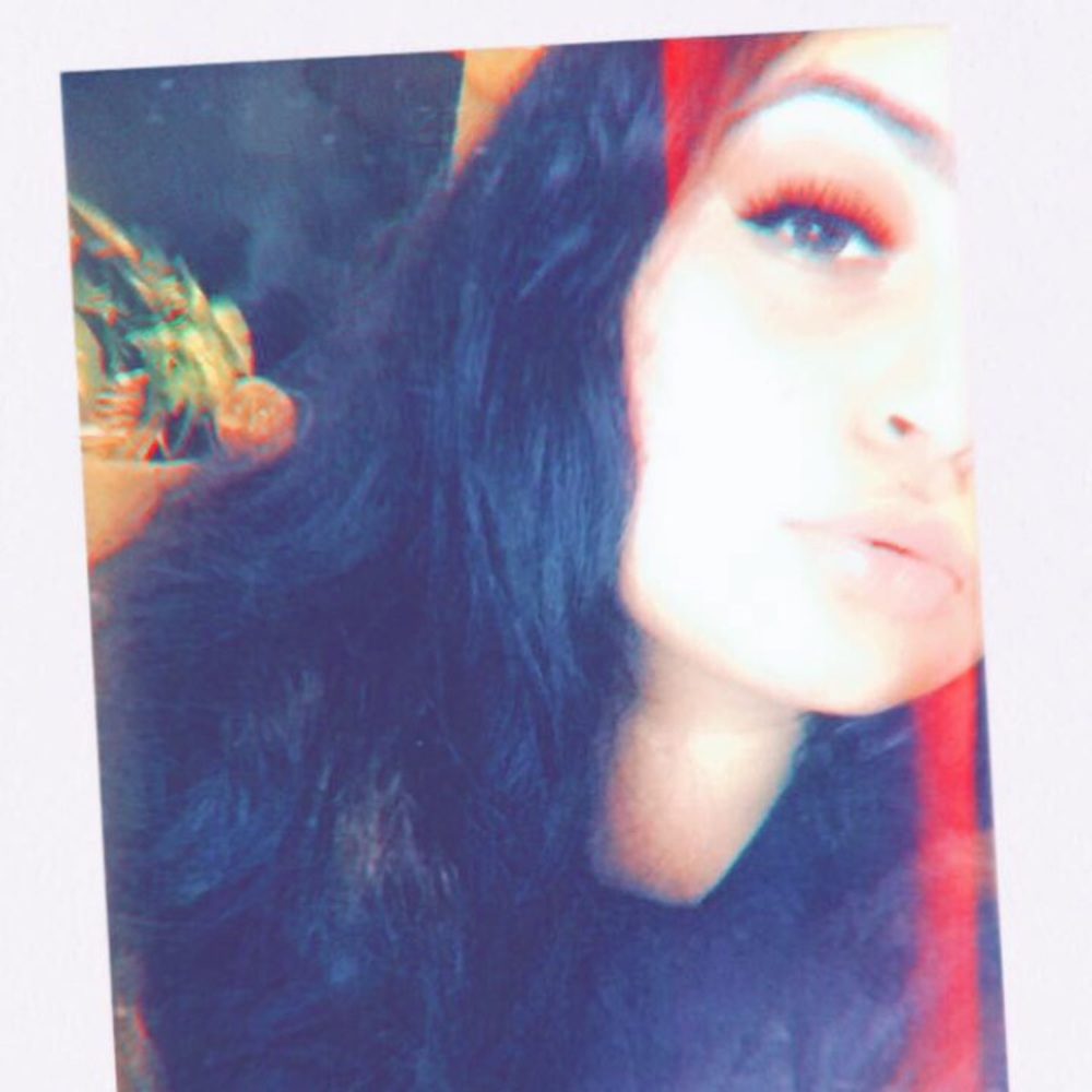 Meet your Posher, Monica